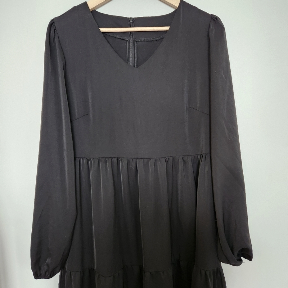 Long-sleeved Ruffle Dress - Picture 8 of 9